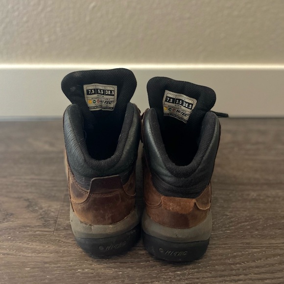 Womens 7.5 Hiking Boots Hi-Tec - Picture 5 of 6